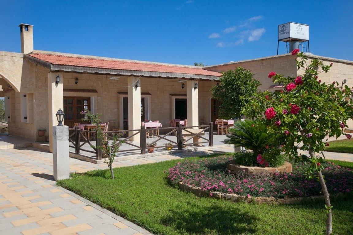 Glaro Garden Hotel Agia Trias Esterno foto